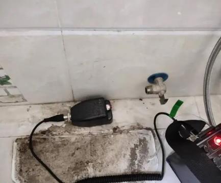 理塘屋顶漏水维修公司分享下卫生间漏水的危害及解决方法
